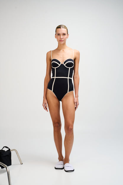 SYRA ONE PIECE