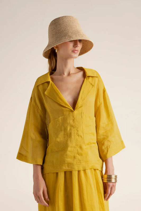 SHORT - SLEEVE TOP